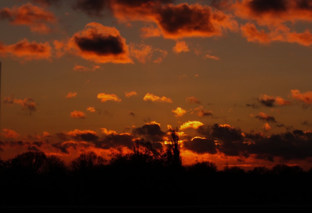 Beautiful Winter skyline this evening in Feltham by IsabellaJ