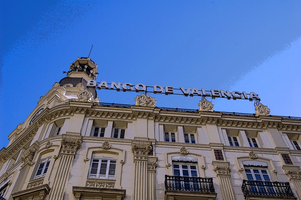 Banco de Valencia, le inyectamos 4.500 millones de euros (todos), luego lo vendemos por 1 euro y decimos que es bueno para el pais (todos) ¡manda güevos! by chene nos