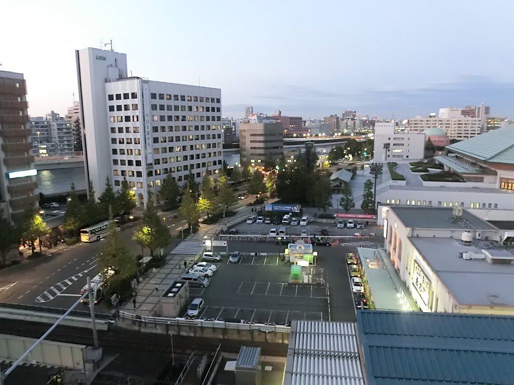 両国駅夕景 by Yoshihiko Hayashi