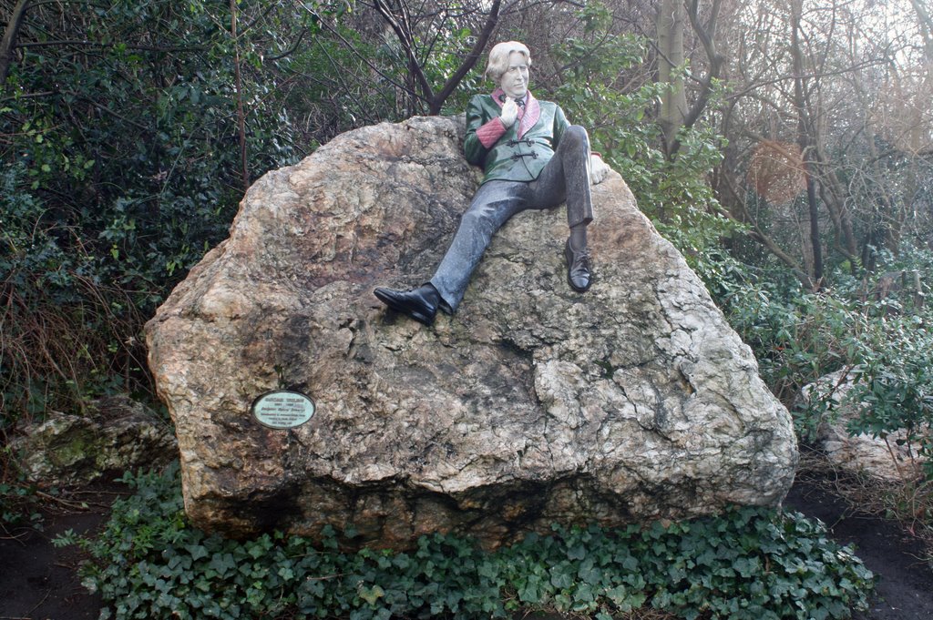 Oscar Wilde on a crag by Paul Nechkova-Raven