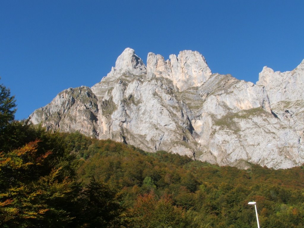 FUENTE DÉ (Picos de Europa) by mabarracus