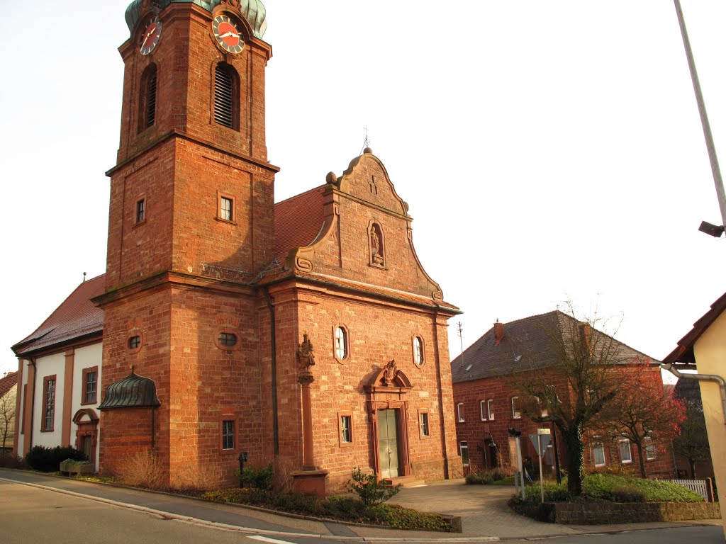 Mariensäule vor der Kirche St. Dorothea (Dörlesberg) by lebola