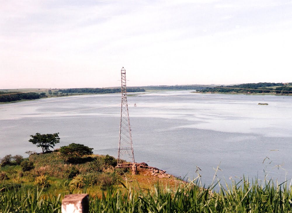 Rio Tietê - Abaixo Da Barragem - Ibitinga  SP by Zekinha