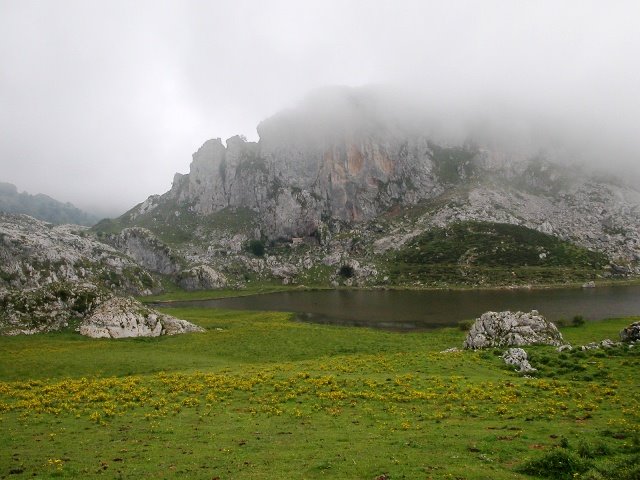 Lago Ercina, Asturias by perikko