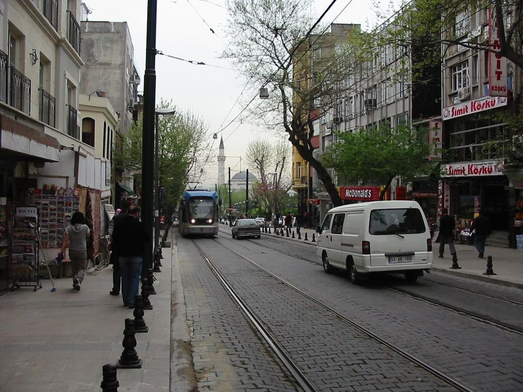 Divan Yolu, Estambul by Pedro Llorente