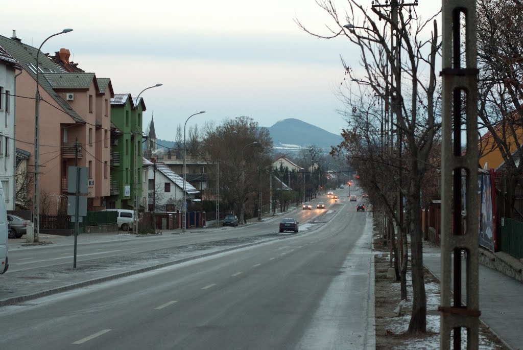 Hajnali hangulat Megyeren, 2012/12/9 by hatja-budapest