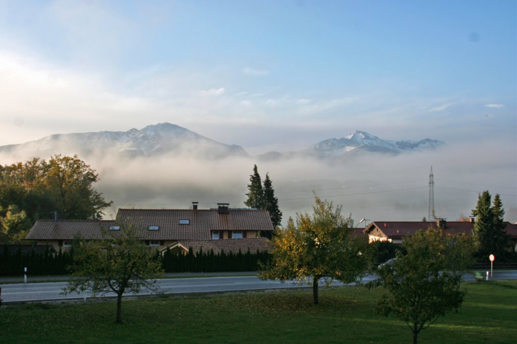 GRABENSTÄTT-MARWANG - Aussicht vom Balkon des Berger-Hof´s zu den Alpen über den Morgennebelwolken by ReinhardKlenke