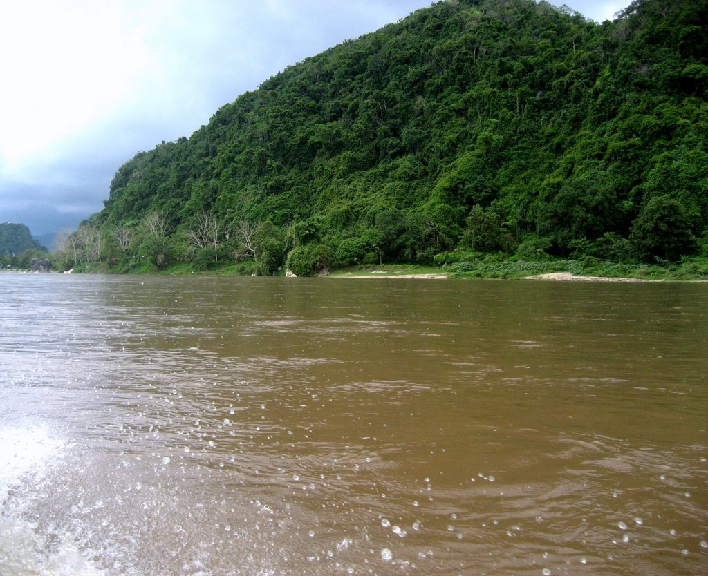 Mae kok river (Chiang Rai) rainy day by Thai pix Wildlife ph…