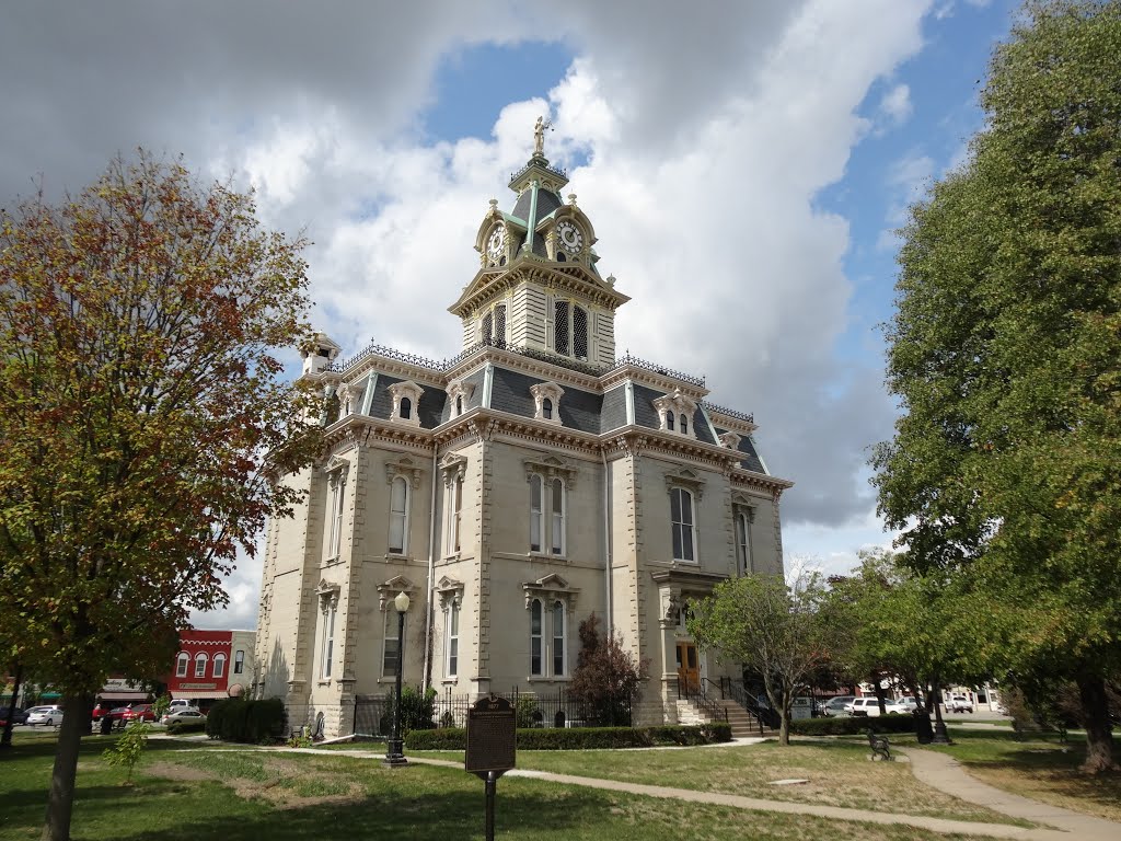 Davis County Courthouse, Bloomfield, IA by chfstew