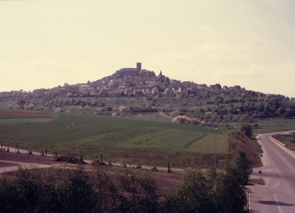 Krofdorf - Blick zum Gleiberg (1972) by Siegfried Träger