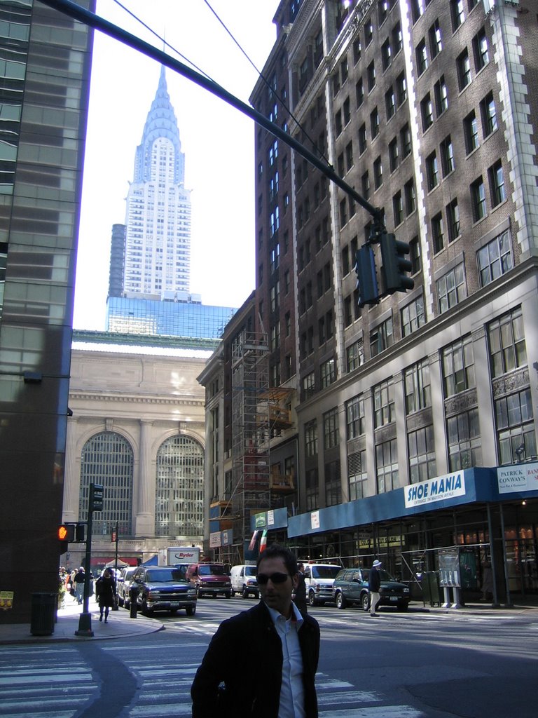 Chrysler Building 26Sept.2005 by andguag