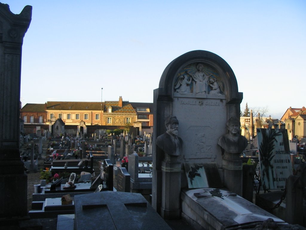 Beauvais : au cimetière de la rue de Calais by bernard giguet