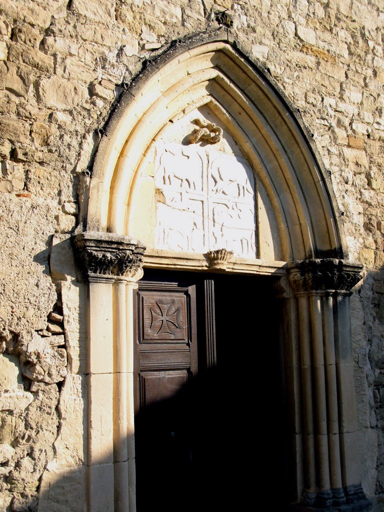 Limans - Église Saint George - Portail et panneau de marbre du VI° siècle décorant le tympan by Cottius