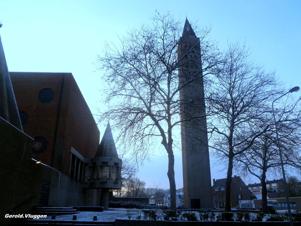 De kerk geeft toch aan de de tijd niet stil stond vanaf de 70 tiger jaren...2012 by Gerold Vluggen