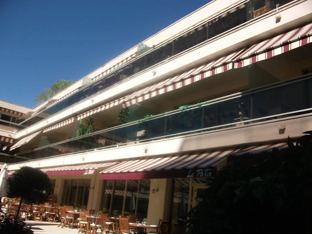 Hotel Rue Pierre Commanay, Juan les Pins, France by Salomon BARZILAI & Jerome IBY