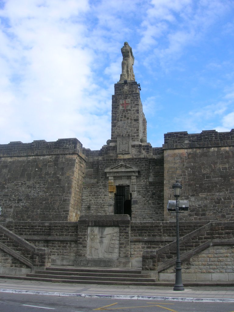 Monumento a Elcano.Vista frontal by 4LF