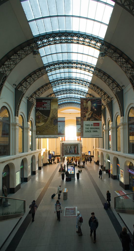 Hauptbahnhof Dresden by © DerSIGGY