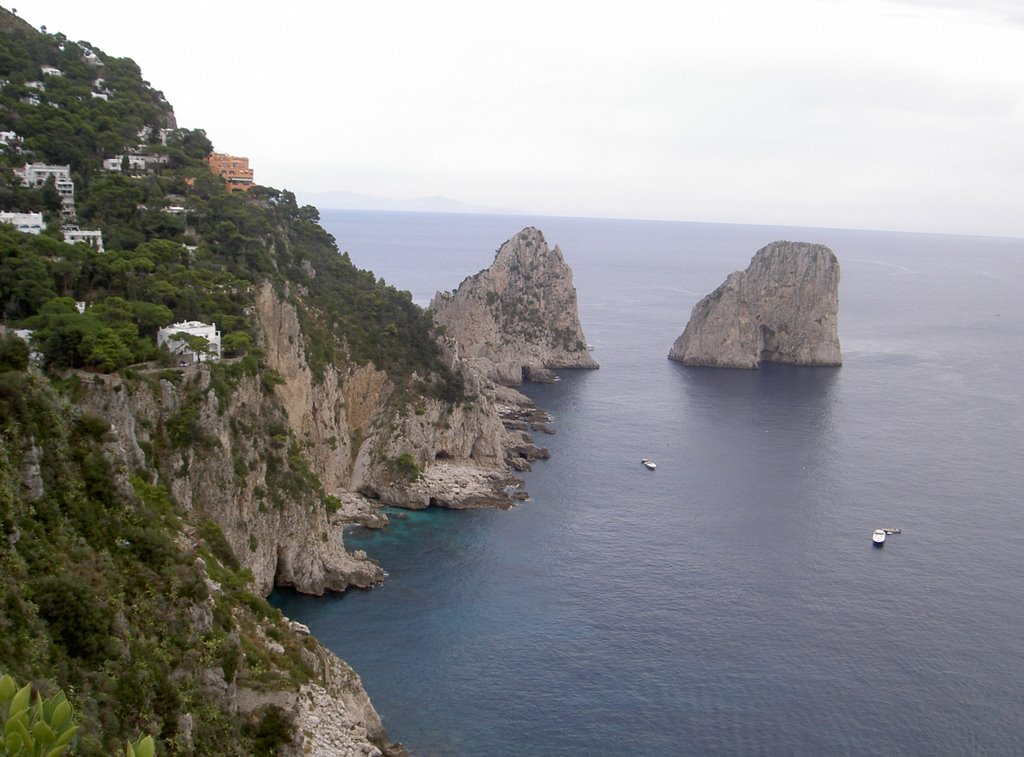 Farallones by Manolo Barbon