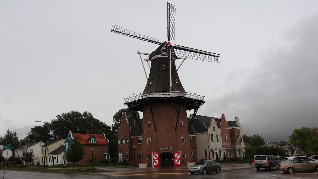 Vermeer Mill, Pella, IA by chfstew