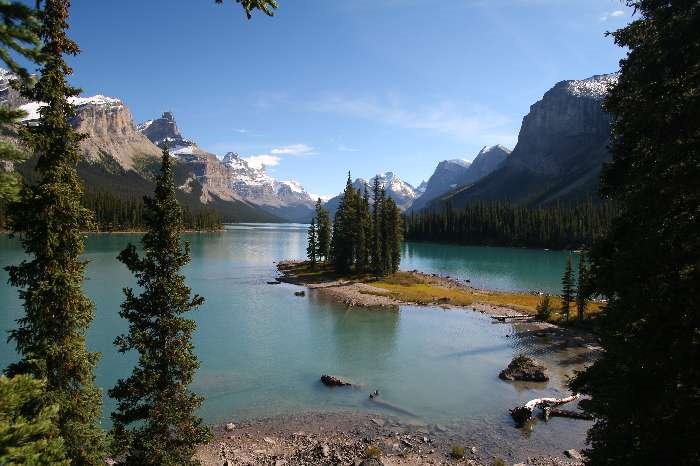 Maligne Lake (Spirit Island) by Frank Merfort