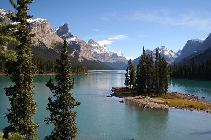 Maligne Lake (Spirit Island) by Frank Merfort