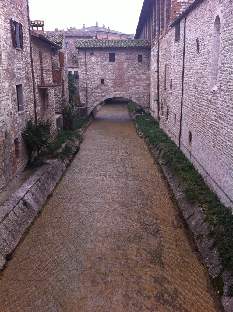 Gubbio (Pg) by cosimo1982