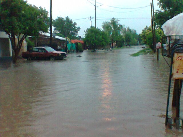 Mi barrio inundado by guss mendoza