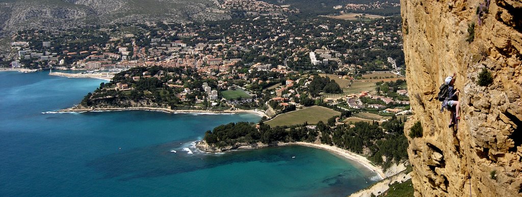 My favorite cliff, Cassis, France by olivier Dumon