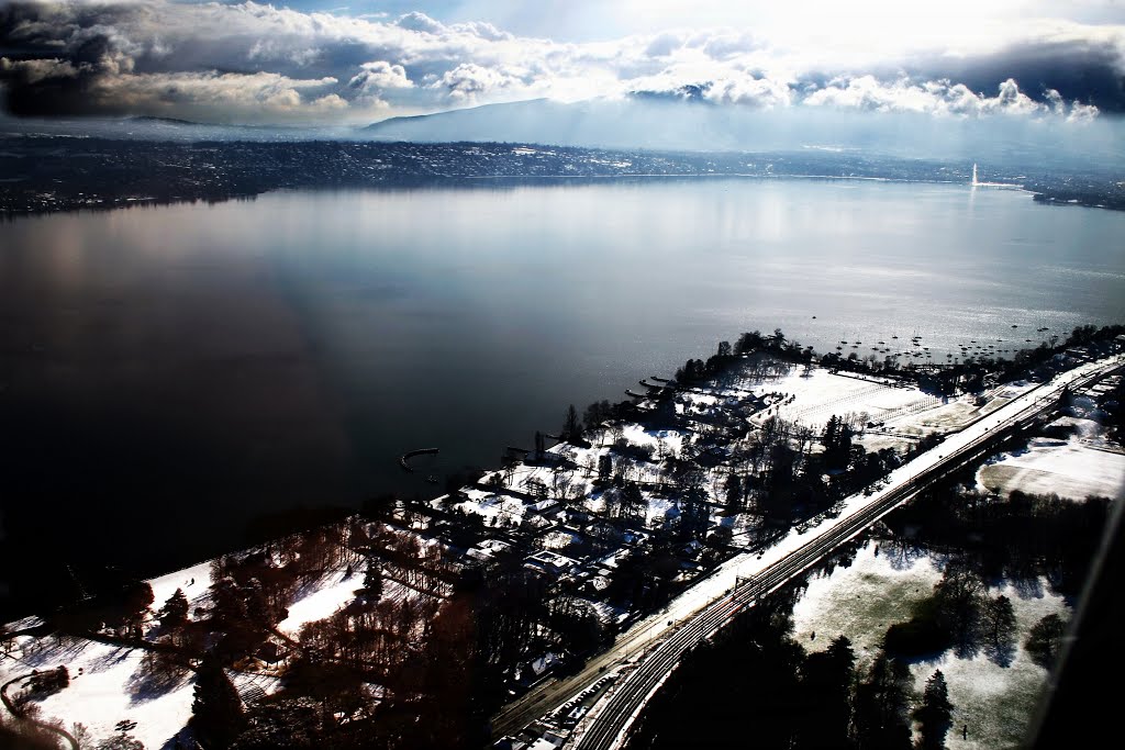 Lake Leman - Geneve SWITZERLAND by Ümit Tuncay