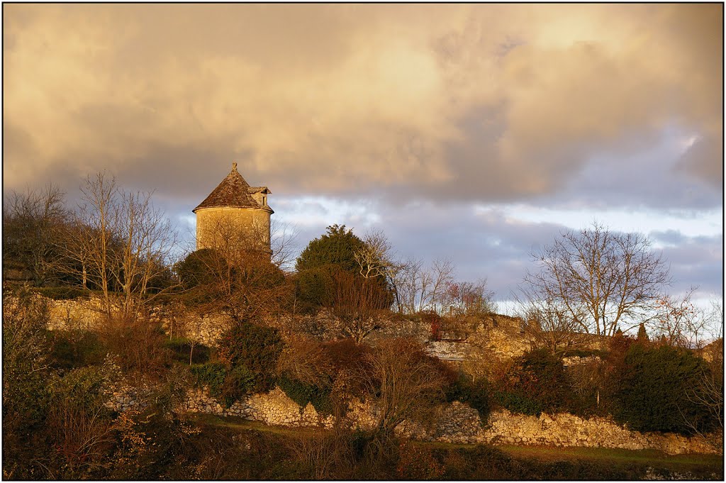 CAUSE-DE-CLERANS [24] - Pigeonnier au soleil couchant (novembre 2012) by Michel Chanaud (Sarlat)