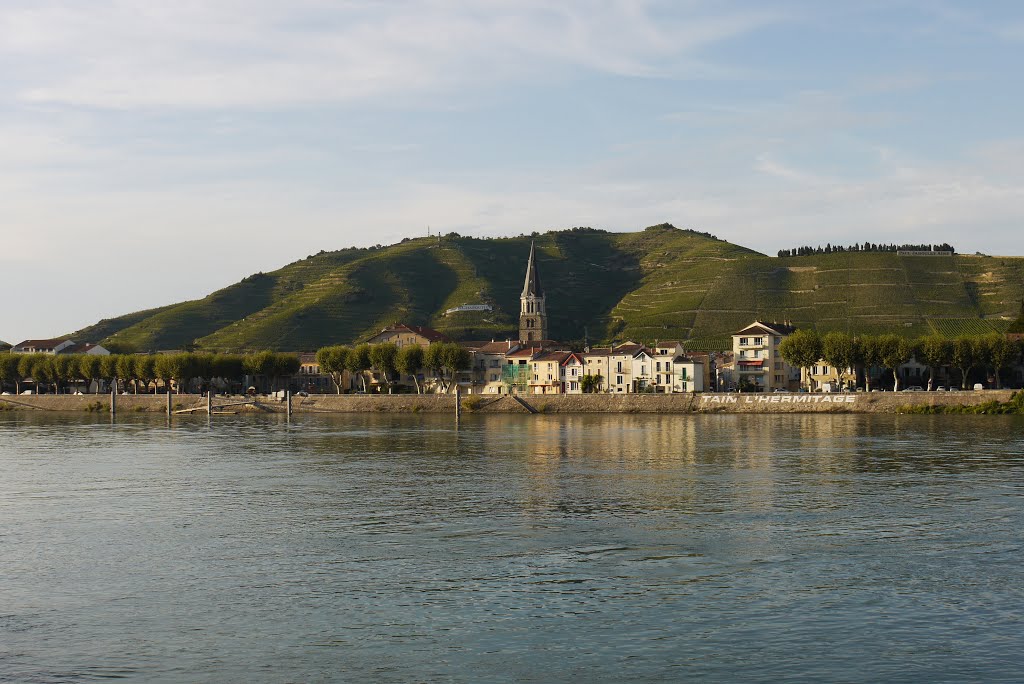 Tain-L'Hermitage and Le Rhône, from Tournon-sur-Rhône, Ardèche, Rhône-Alpes by Linbery