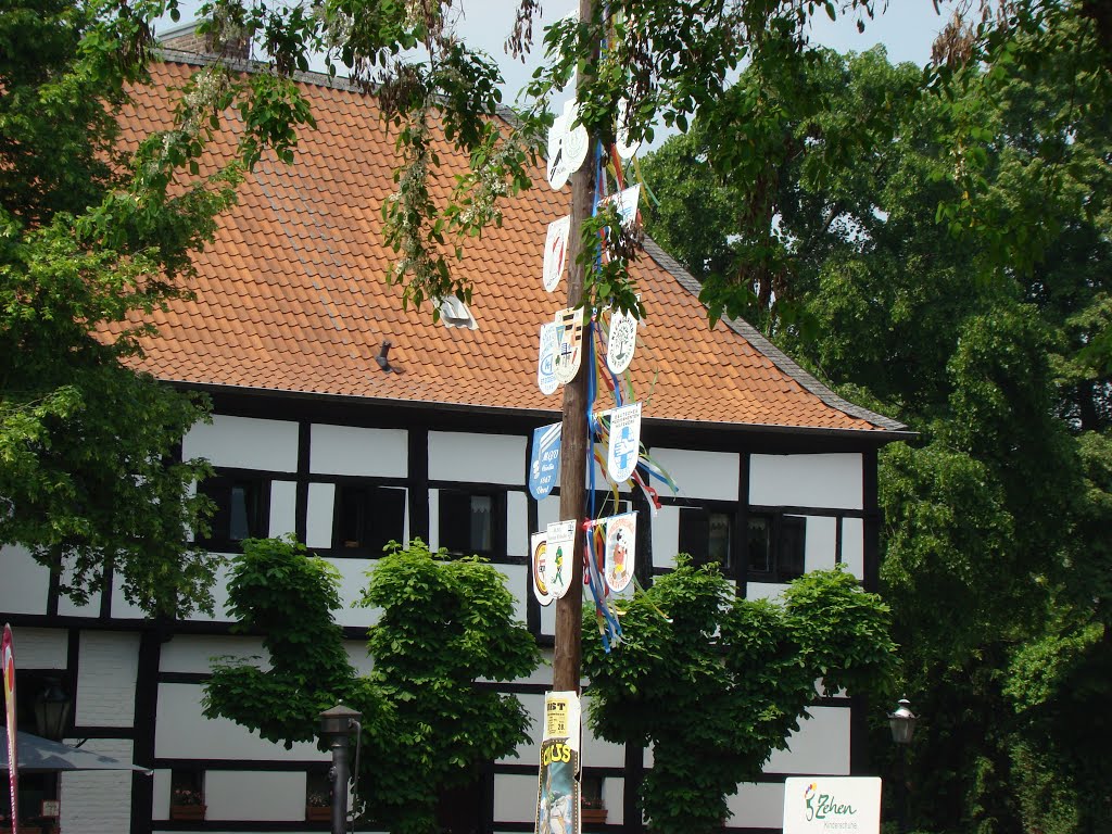 Vorst (Erbaut im Jahre 1580) Markt. Mai 2012 by DortmundWestfalica