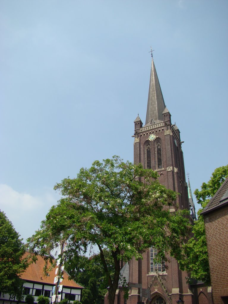 Vorst (Kath. Pfarrkirche St. Godehard ) Markt. Mai 2012 by DortmundWestfalica