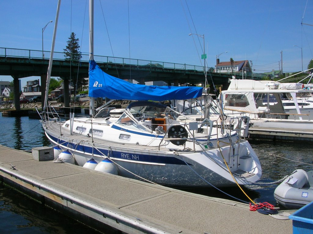 Sailboat in Kittery, Maine (not Rye, NH) - Oct 2005 by MaxFarrar