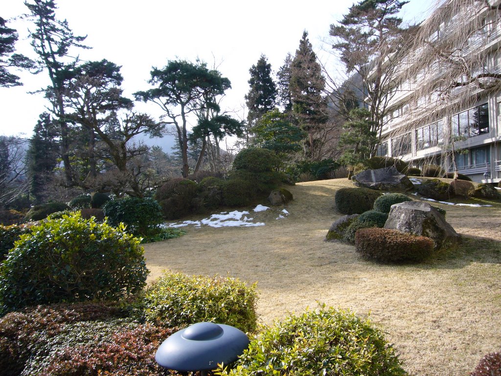 Hakone Hotel Kowakien-a back garden by kawamura masamichi