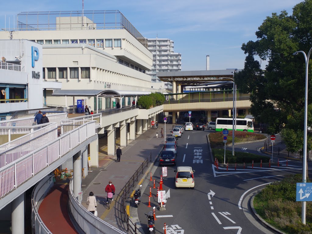 泉ヶ丘駅前 Izumigaoka station 2012.12.14 by as365n2