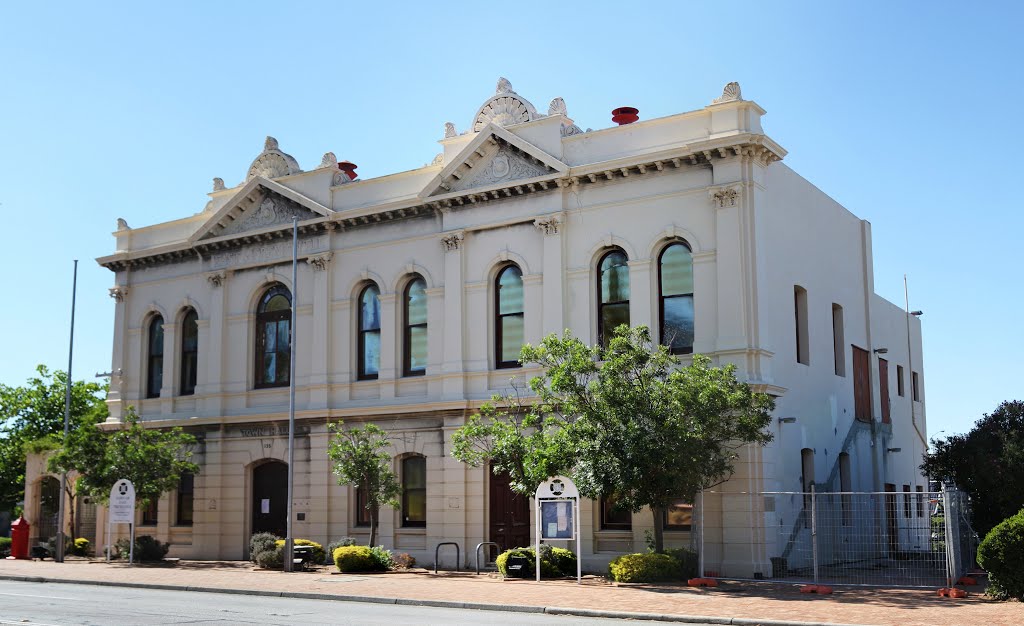 East Fremantle - Town Hall by Derek Graham