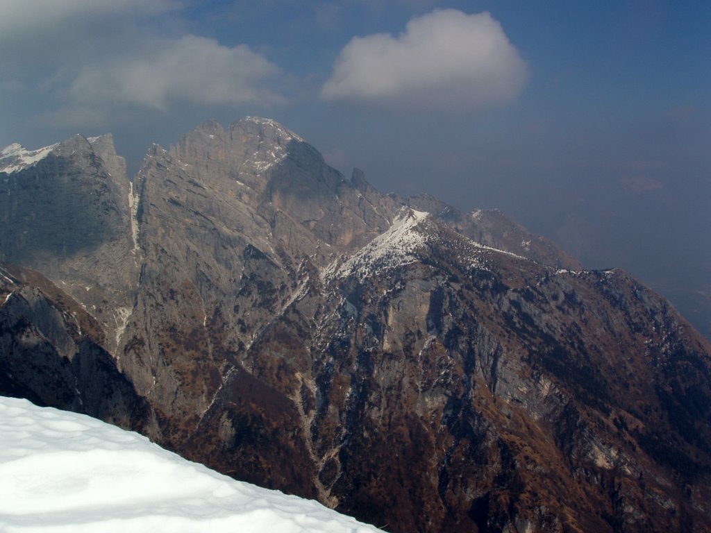 Monte Pizzocco da Monte Cimone by edelweiss50