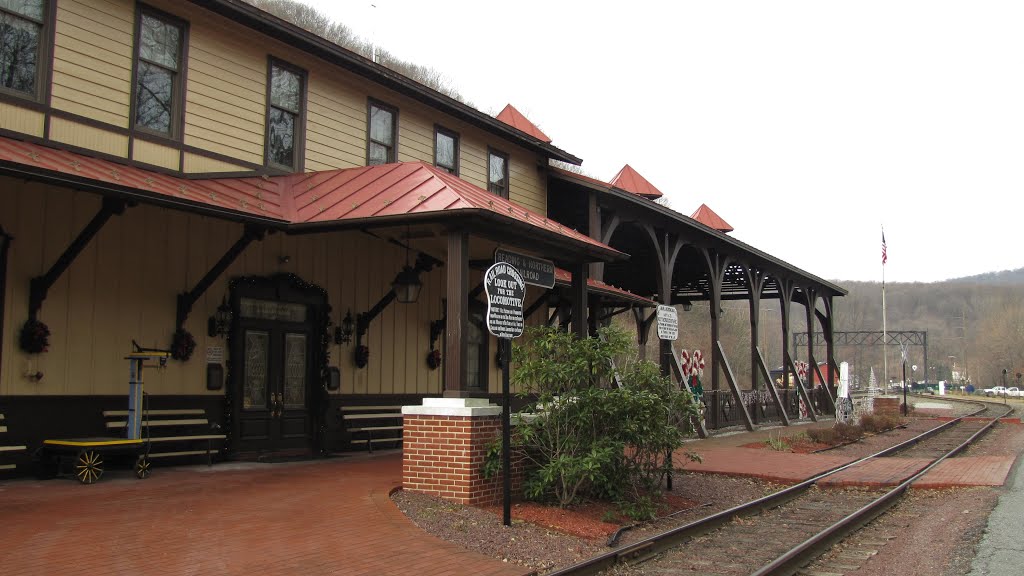 Reading-Blue Mountain & Northern RR Station from SE by Chris Sanfino