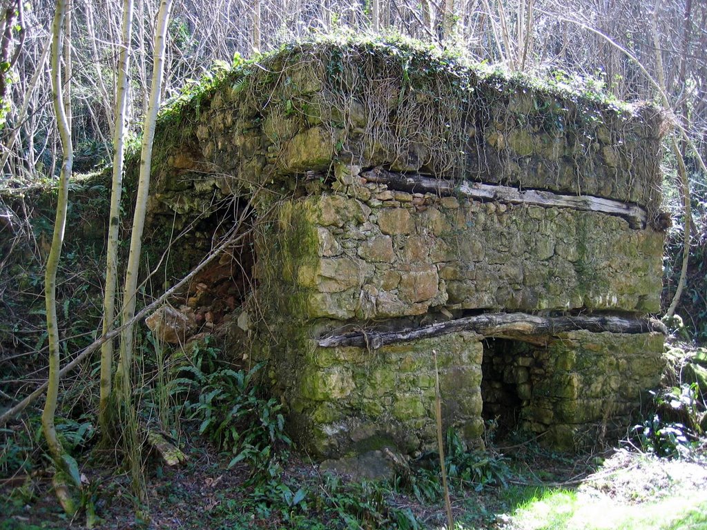 Caleiro en Ruta del Oro. Navelgas by La Casa del Chiflón (Bulnes)