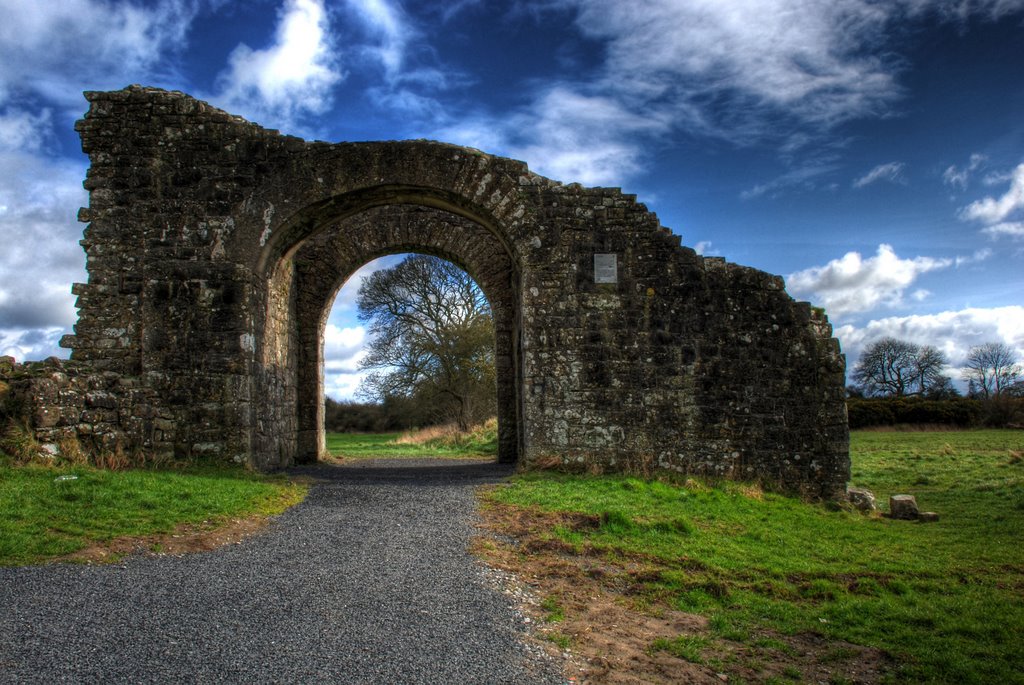 Trim Castle hdr by Skymaster