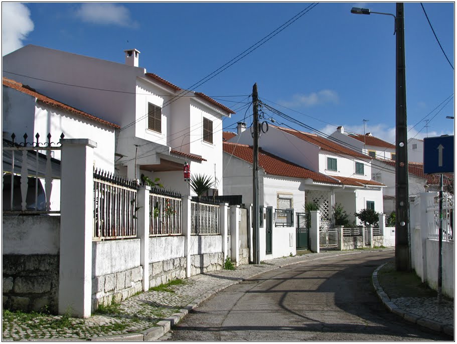 Rua do Rio da Prata - Bairro de Nossa Senhora da Piedade by Barragon