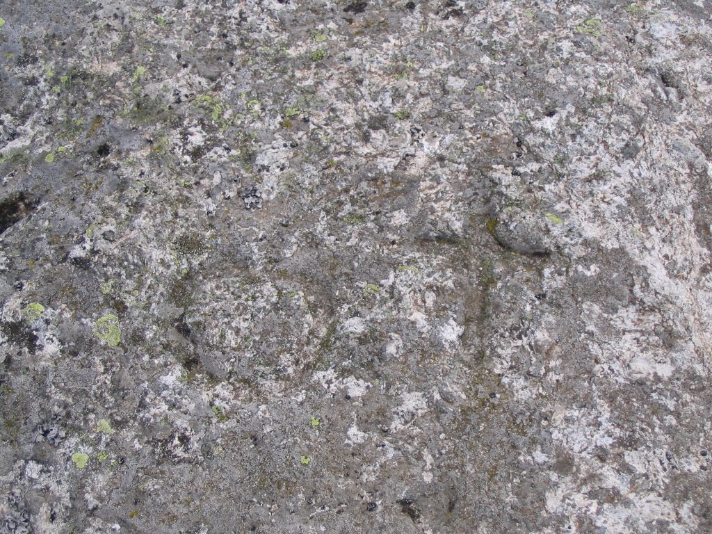 Mystères en Ardèche, des marques gravées sur le rocher by Bernard Bost