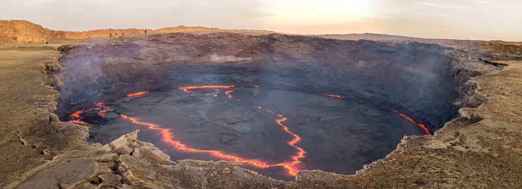 Erta Ale volcano by asturKon