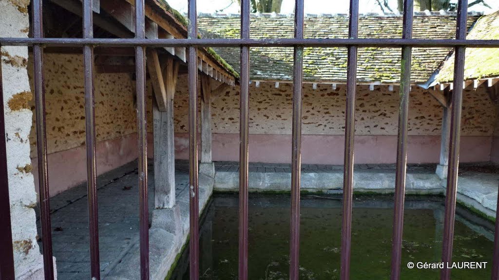 Lavoir emprisonné by astrorail