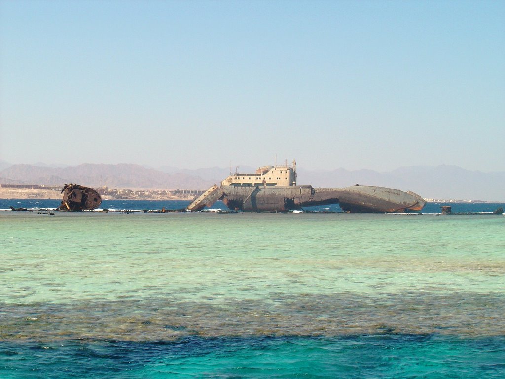 Ship wreck in the Red Sea by Luca Giangolini