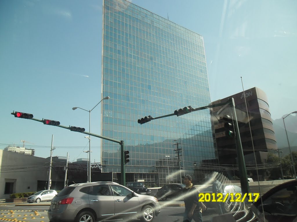 Frente a entrada Paseo San Pedro 2012 by beto81mty