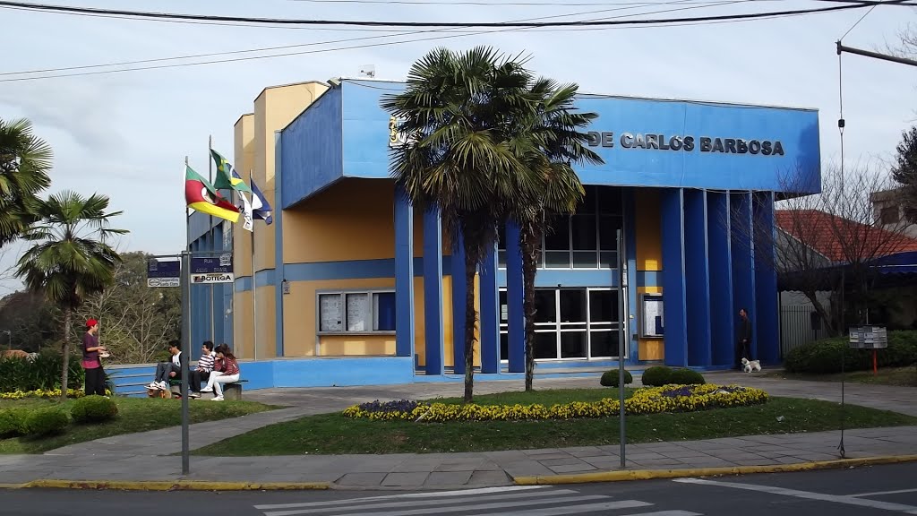 Prefeitura Municipal, Carlos Barbosa, RS by Ubirajara Buddin Cruz