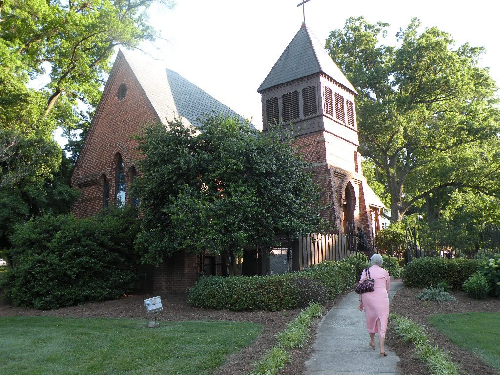 St. Mary's church in Uptown Charlotte by dennykempen