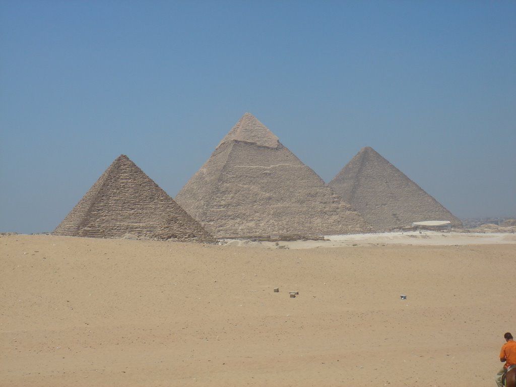 As 3 Piramides de Giza by MICHAEL PAJAK